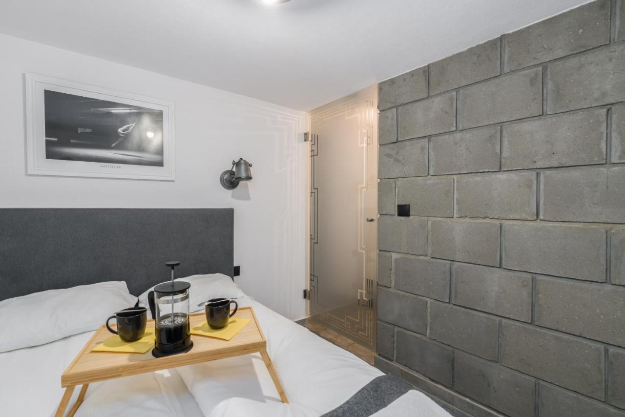 Underground Level Apartments Strzalowa By Renters Poznań Esterno foto